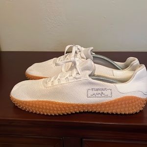 MENS SPRING AND SUMMER FLYNIT SHOE WHITE